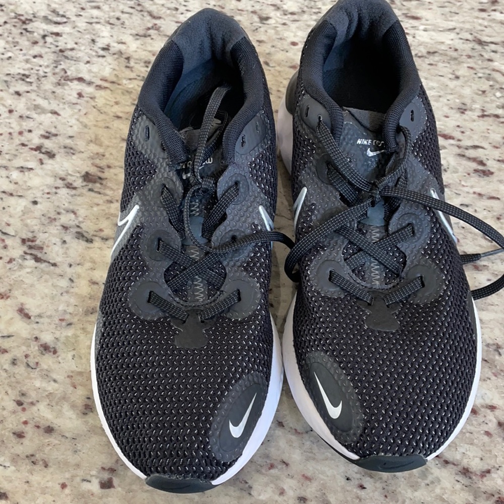 Nike Renew Run
Mens Running Shoes